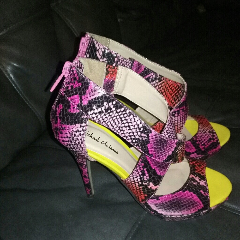 Women's sz 6 heels